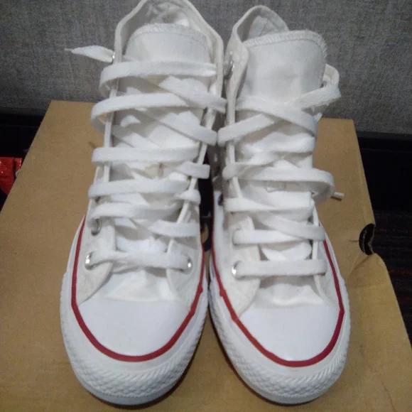 Converse chuck taylors - Picture 3 of 4